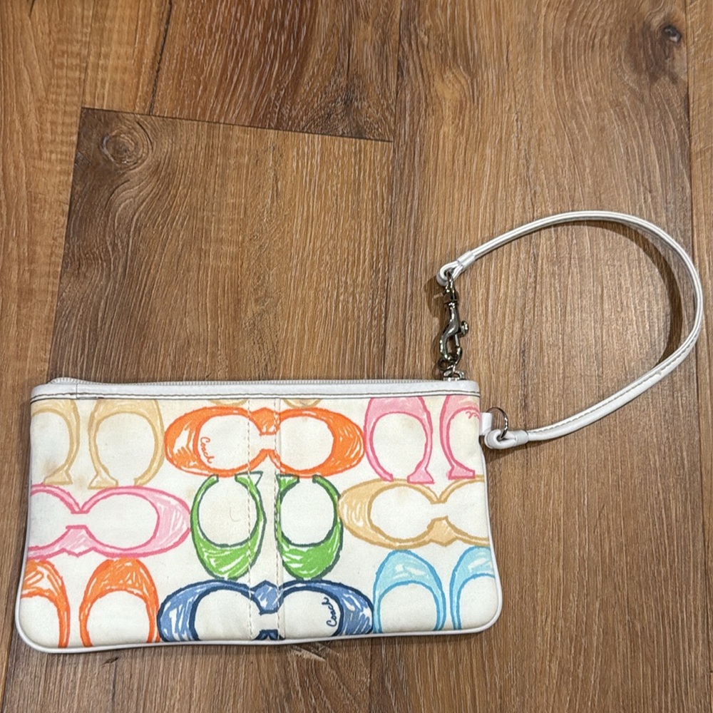 Coach Vintage 1941 Hampton Scribble Wristlet (with hang tag)(EUC) - Picture 3 of 16